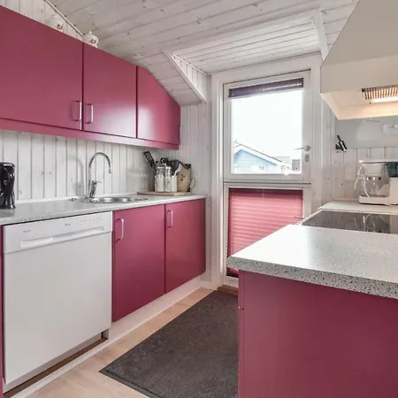 2 Bedroom Amazing In Hébergement de vacances *