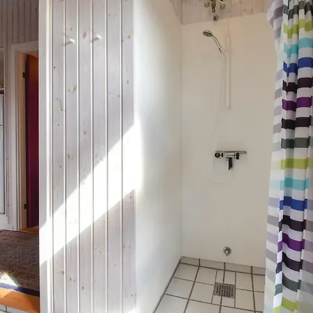 2 Bedroom Amazing In Hébergement de vacances
